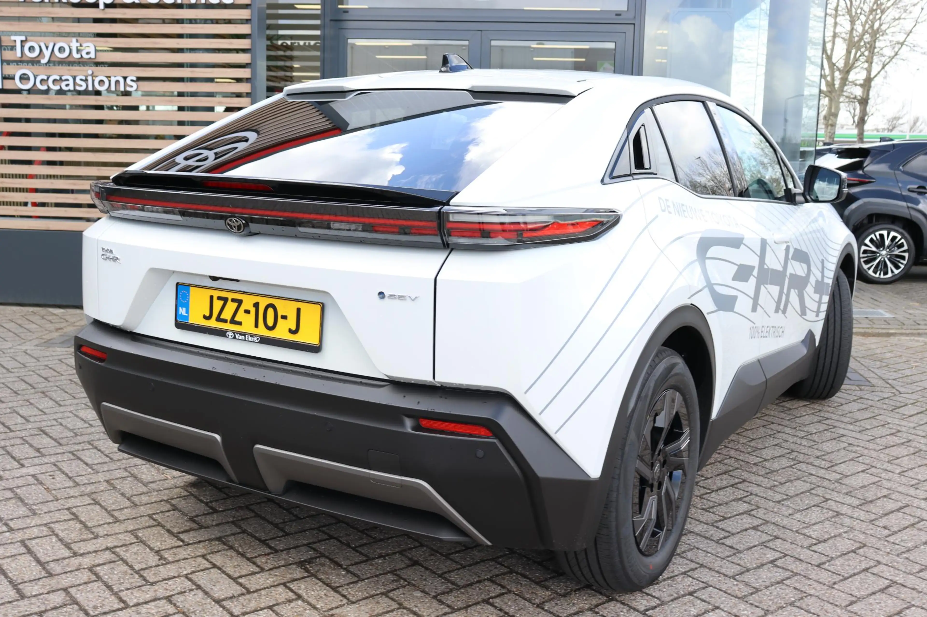 Toyota C-HR+ First Edition 77 kWh , Nieuw en direct leverbaar m — photo 8