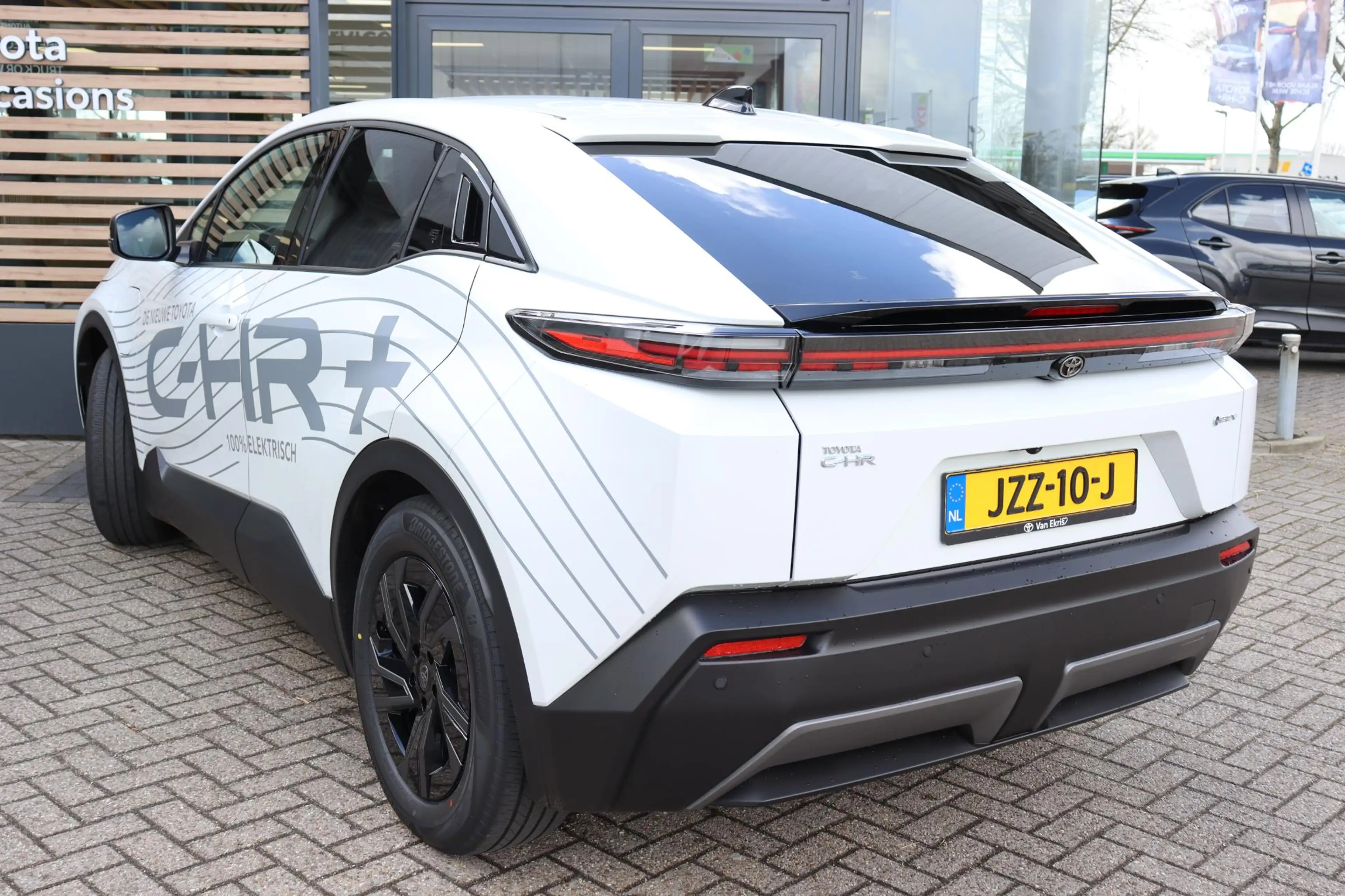 Toyota C-HR+ First Edition 77 kWh , Nieuw en direct leverbaar m — photo 9