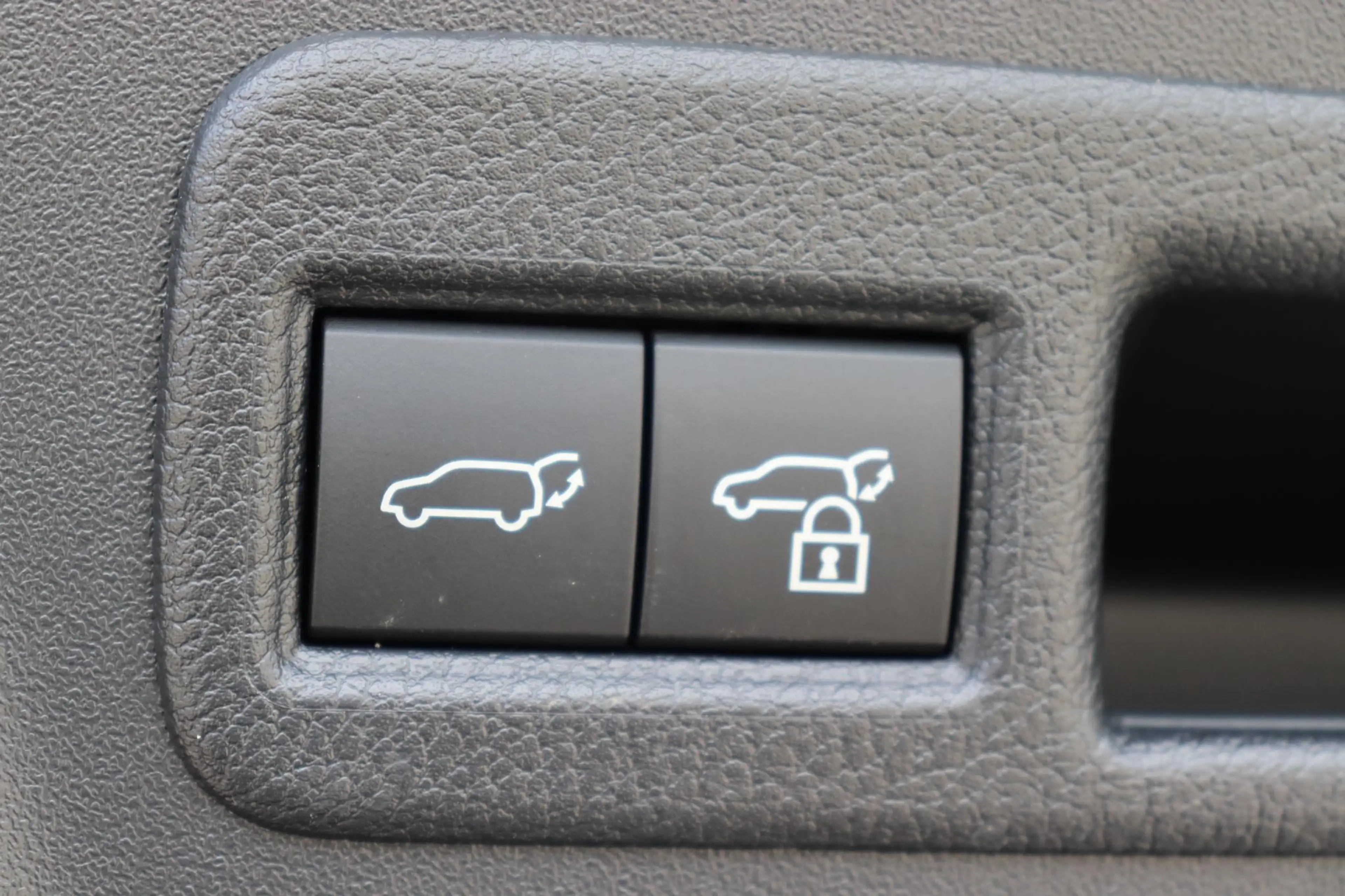 Toyota C-HR+ First Edition 77 kWh , Nieuw en direct leverbaar m — photo 10