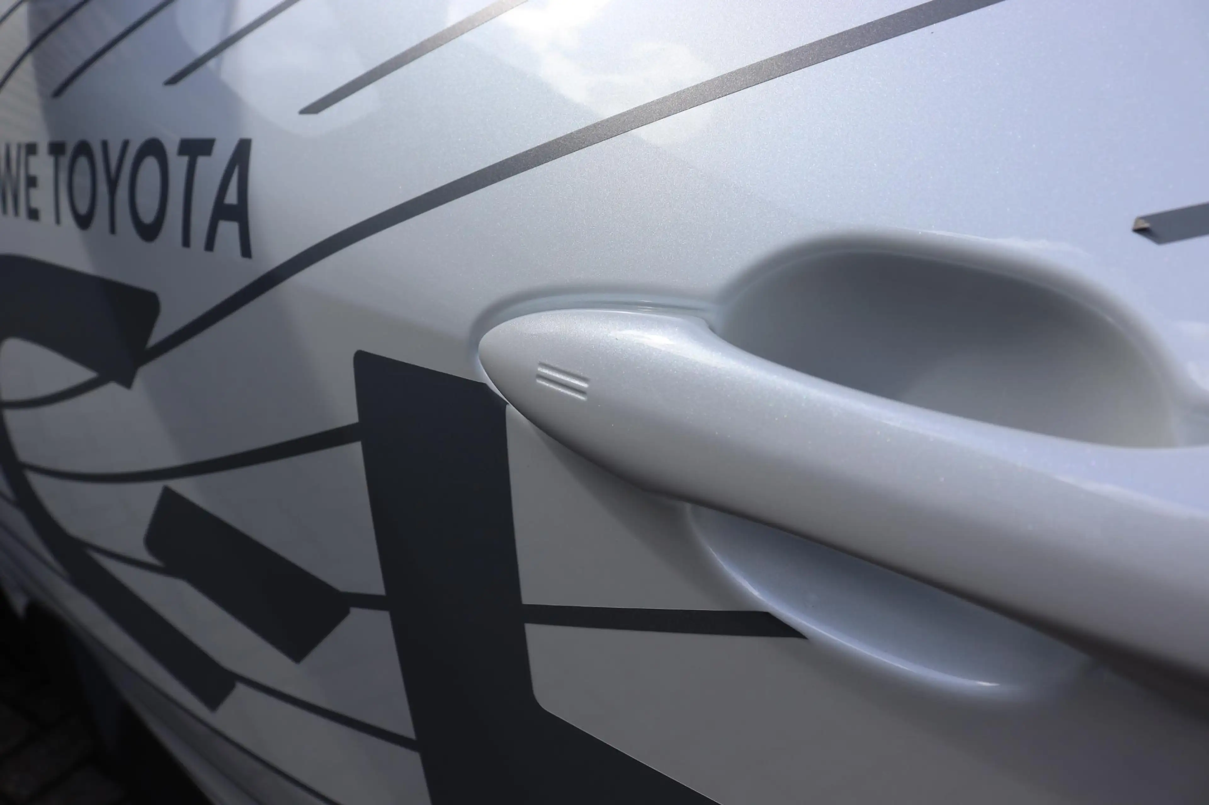 Toyota C-HR+ First Edition 77 kWh , Nieuw en direct leverbaar m — photo 12