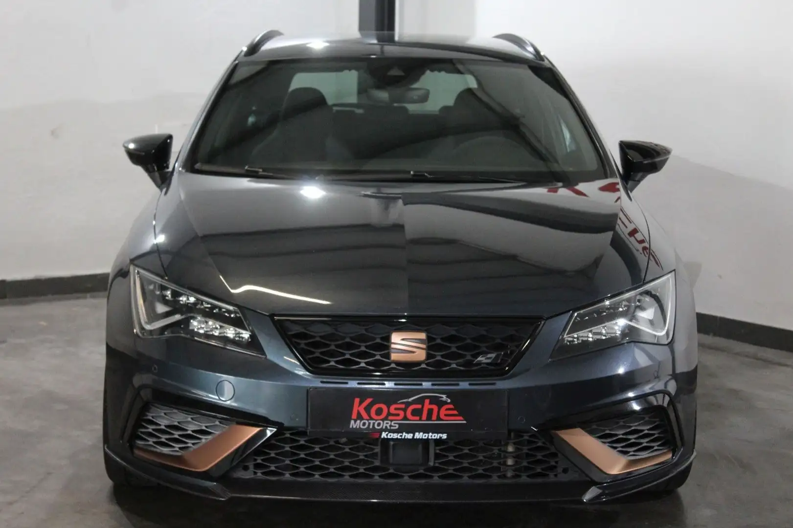 SEAT Leon ST Cupra R 300 4Drive Keyless Beats Kamera Grau - 2