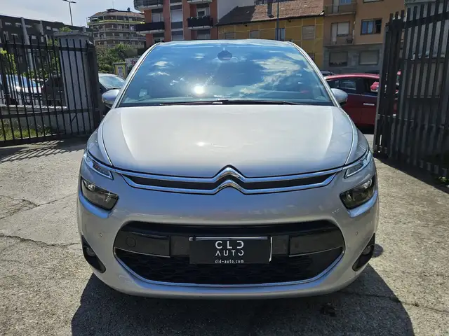 Citroen C4 Picasso view 2