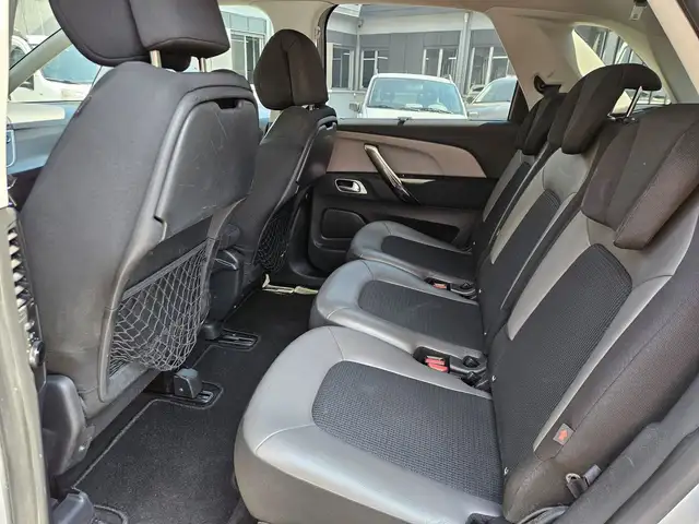 Citroen C4 Picasso view 9