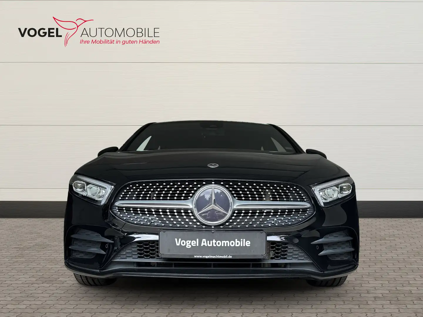 Mercedes-Benz A 200 AMG-Line +Navi+LED+Virtual+PDC+ Schwarz - 2