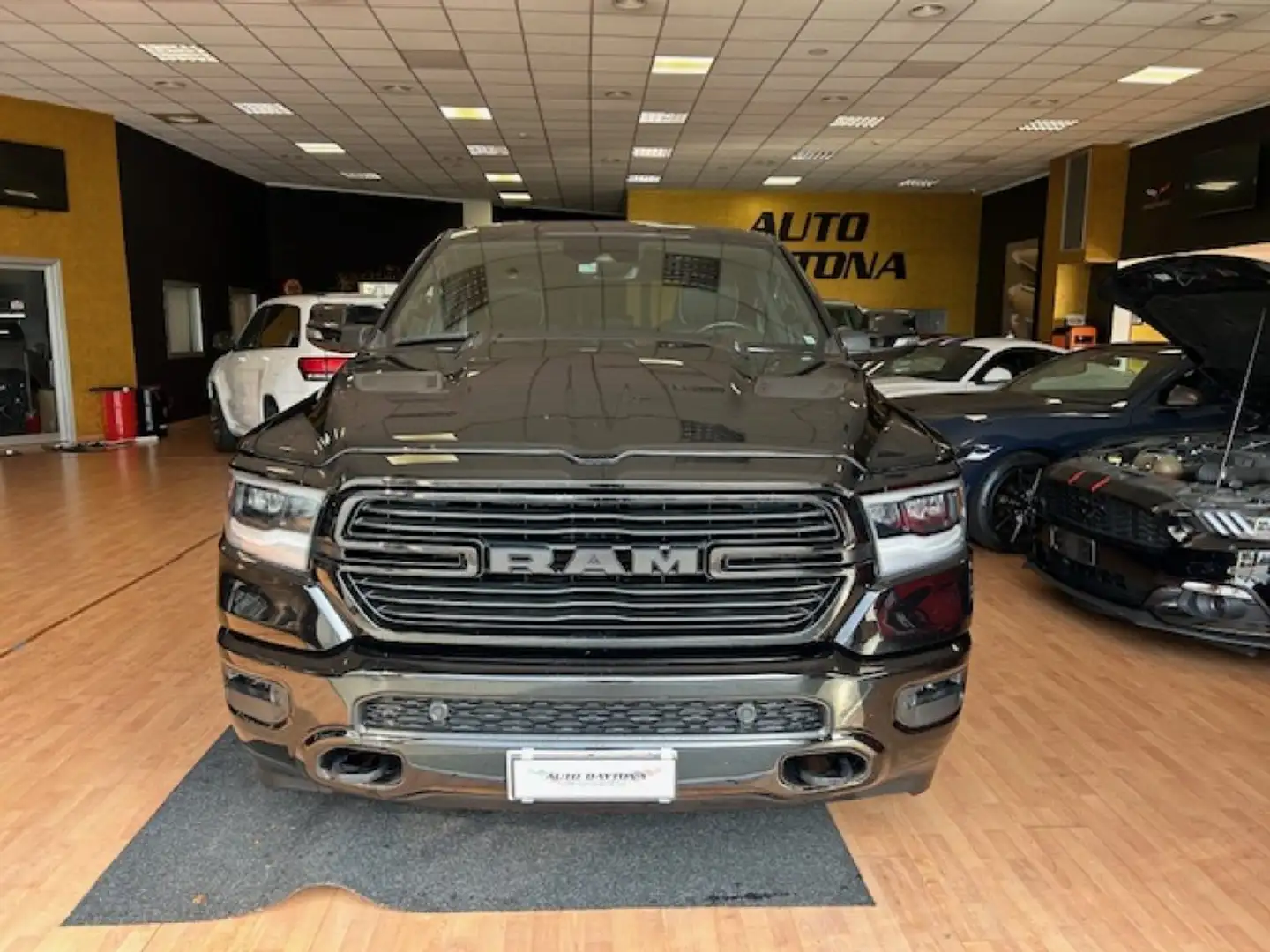 Dodge RAM RAM 5.7 V8 4x4 Laramie Full GPL (PRINS) Zwart - 2