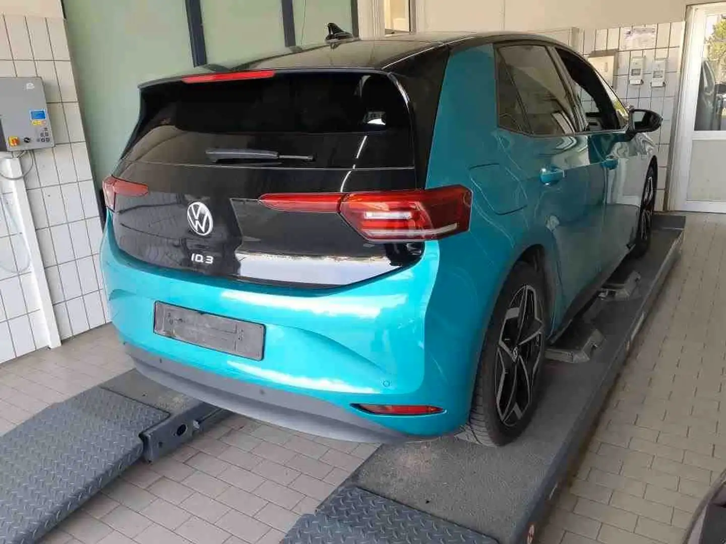 Volkswagen ID.3 Pro Performance Tech PANO/NAV/SHZ/RFK/ALU Blauw - 2