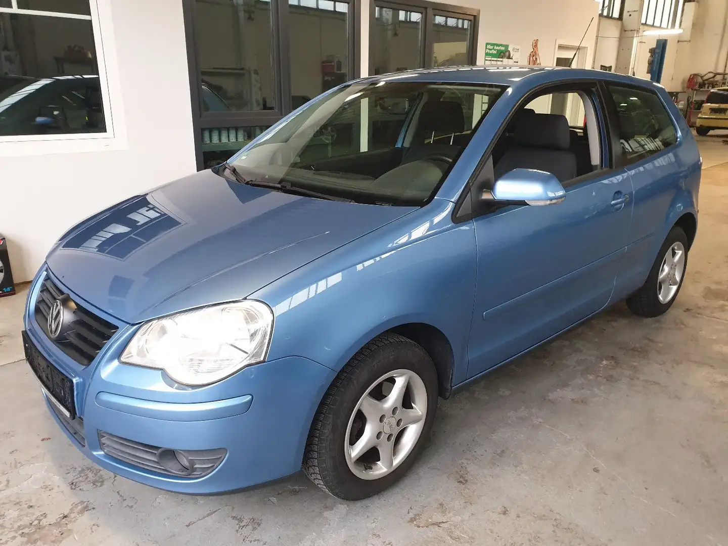Volkswagen Polo 1.2 Comfortline Blau - 1
