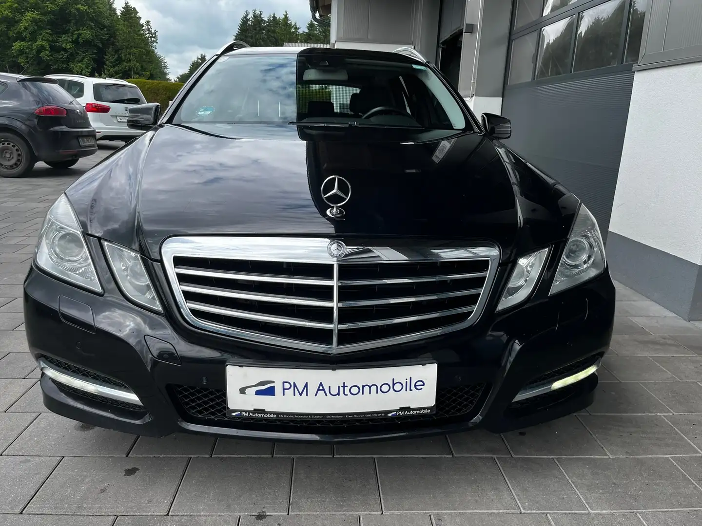 Mercedes-Benz E 350 E 350 CDI 4Matic (212.293) Černá - 1