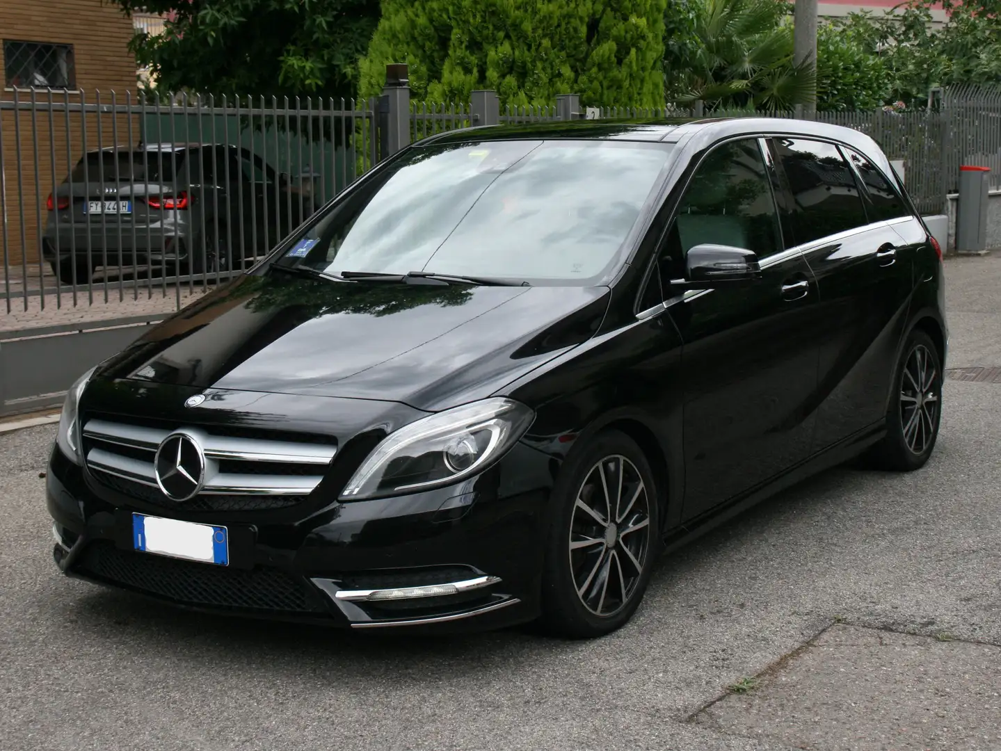 Mercedes-Benz B 180 B 180 Premium auto Nero - 2