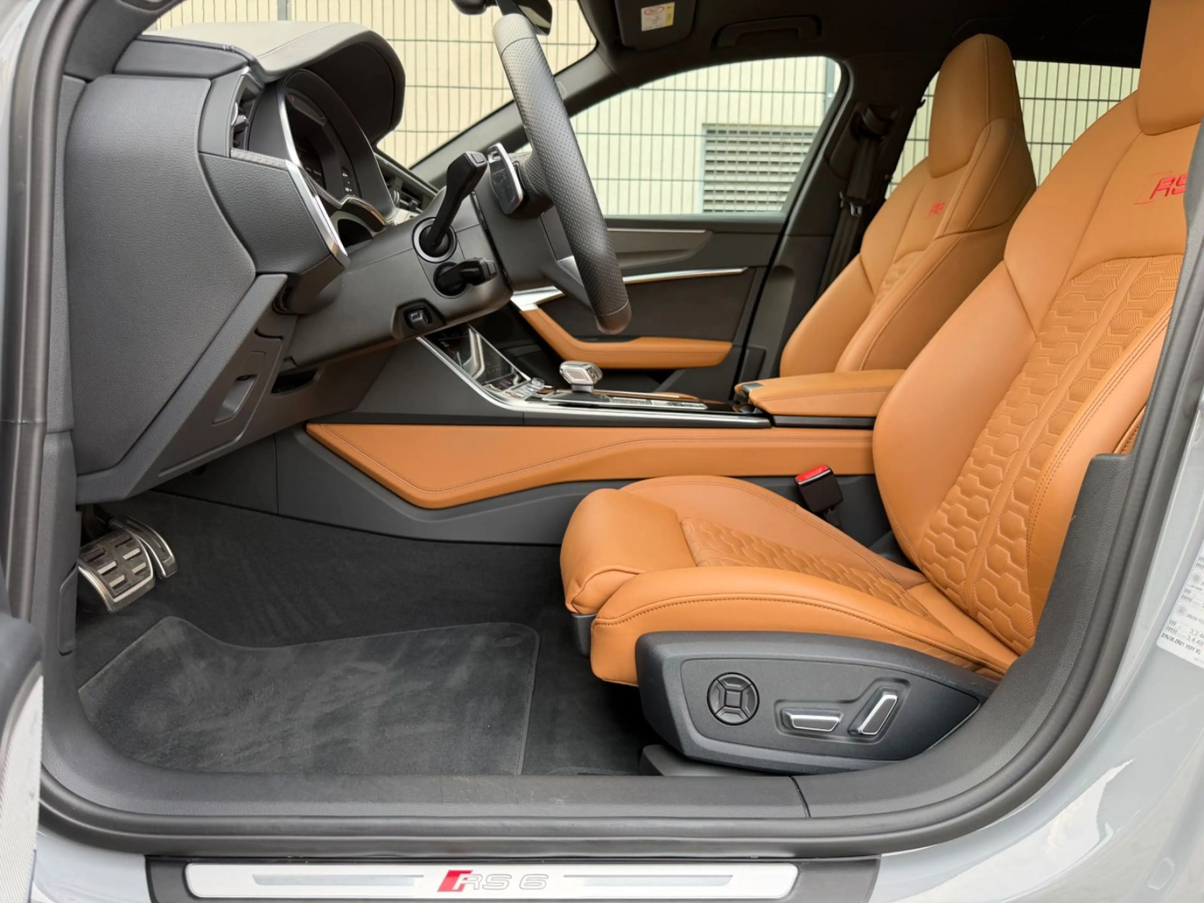 Audi RS6 Avant performance AKRA/LASER/PANO/360°/HUD — photo 4