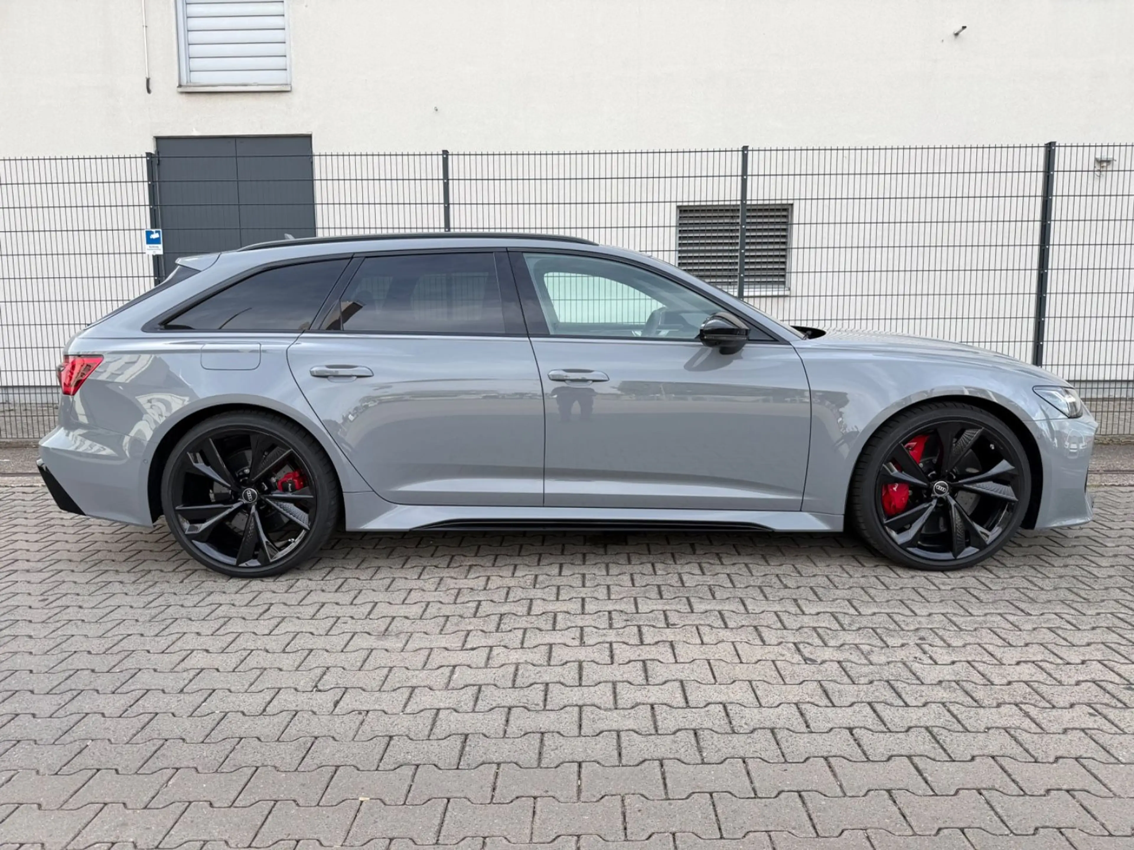 Audi RS6 Avant performance AKRA/LASER/PANO/360°/HUD — photo 2