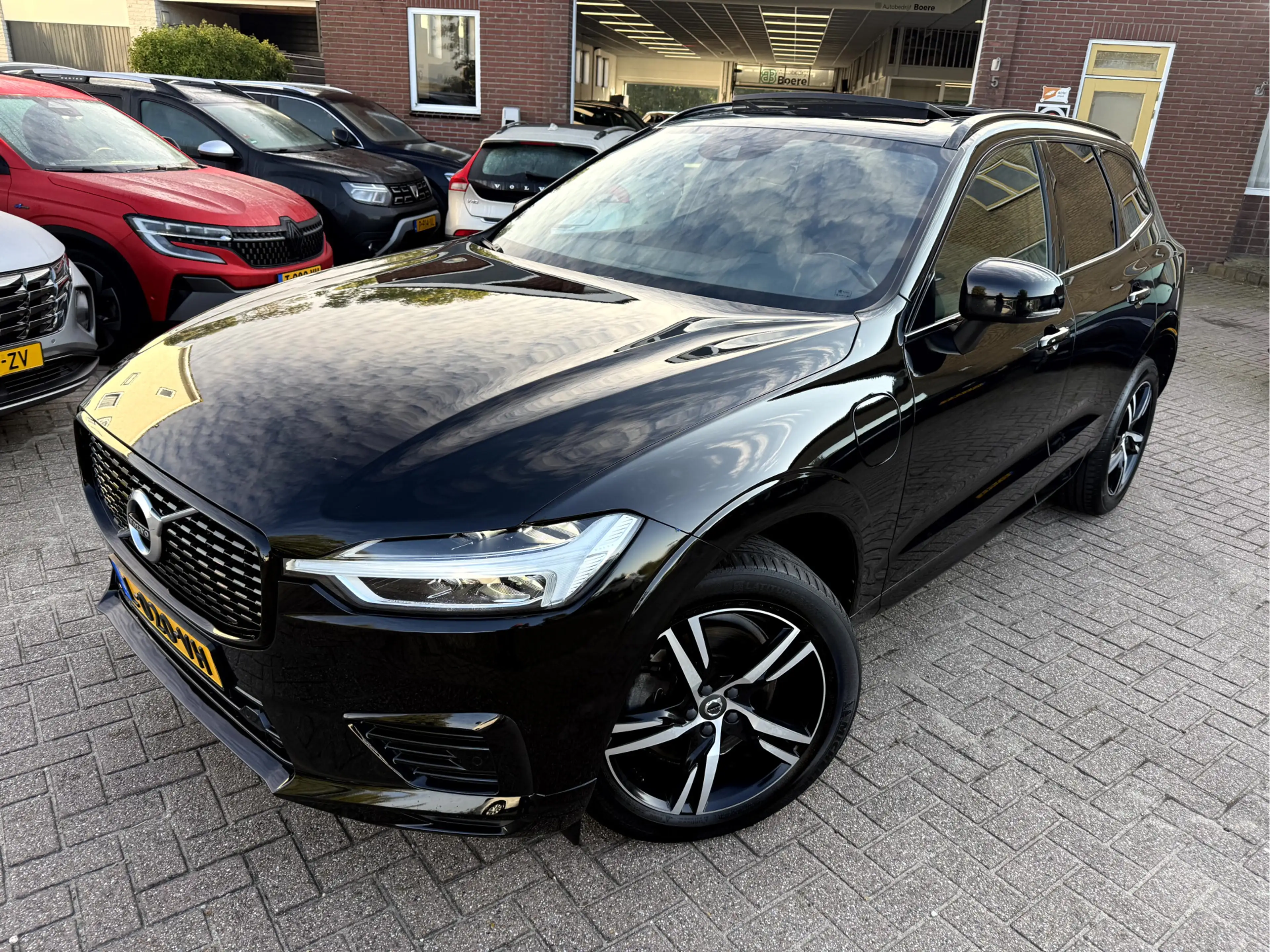 Volvo XC60 2.0 Recharge T6 AWD R-Design Panoramadak, Camera, — photo 17