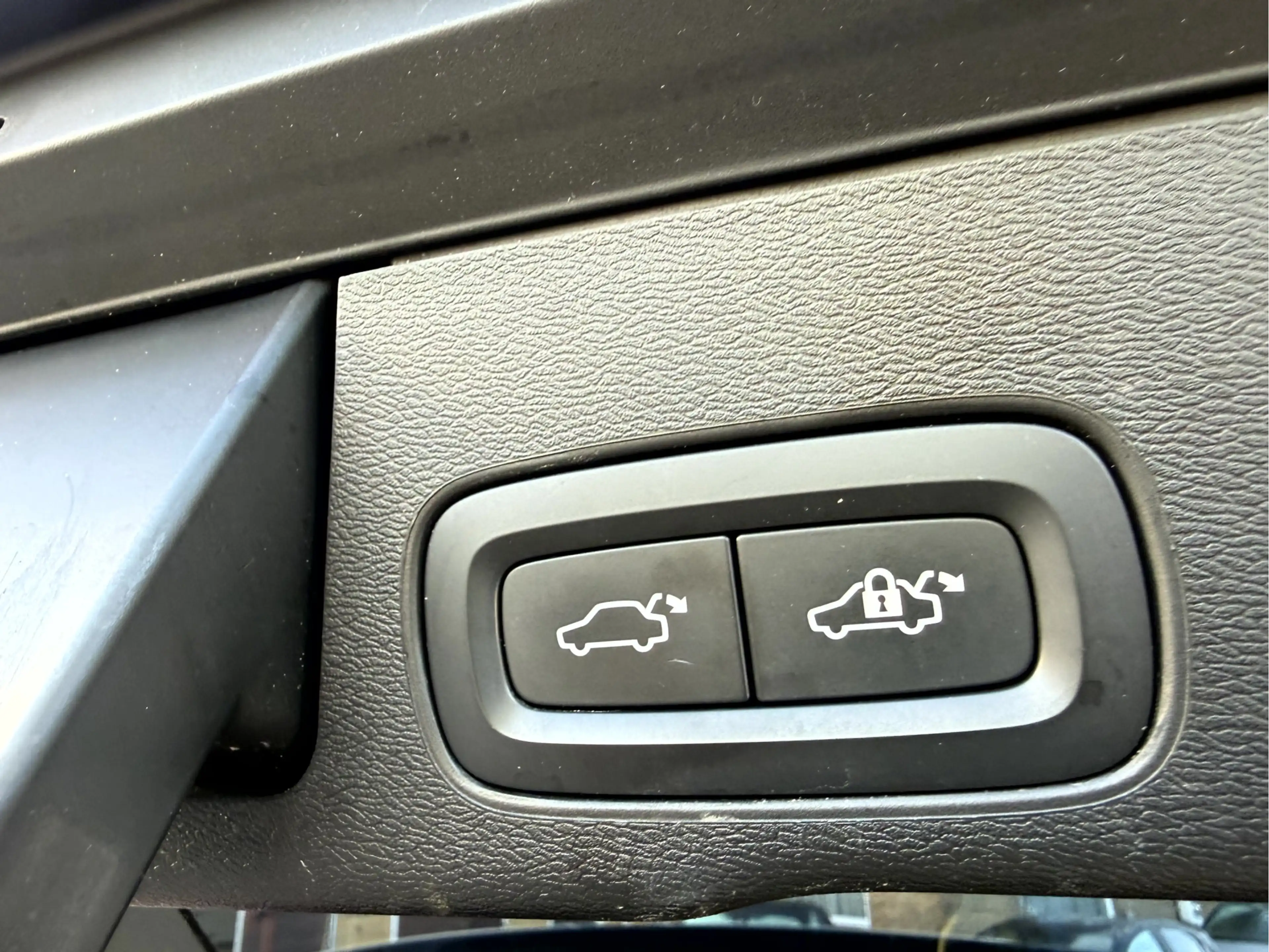 Volvo XC60 2.0 Recharge T6 AWD R-Design Panoramadak, Camera, — photo 19