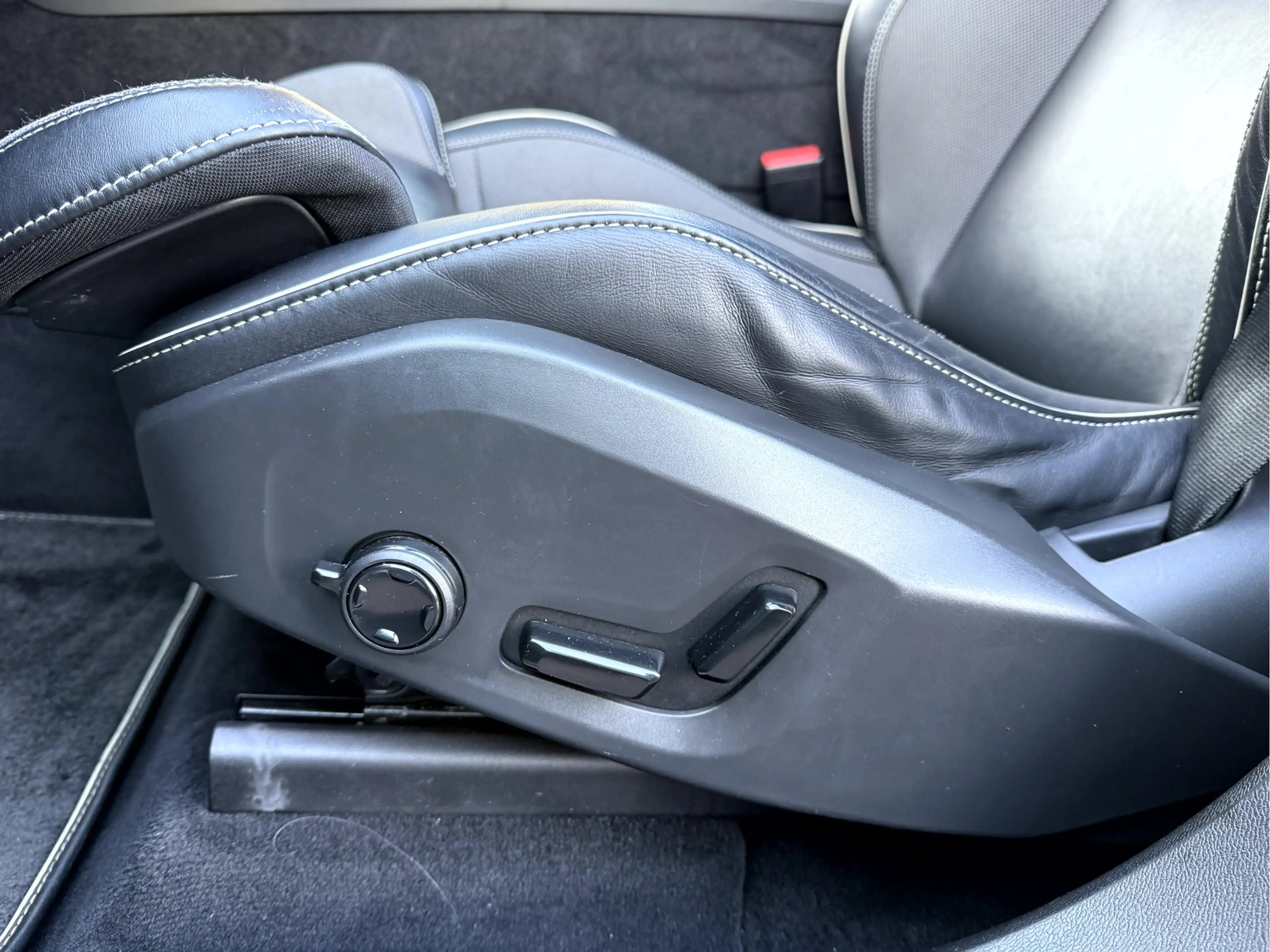 Volvo XC60 2.0 Recharge T6 AWD R-Design Panoramadak, Camera, — photo 7