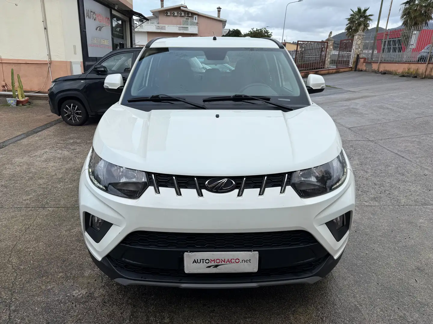 Mahindra KUV100 1.2 VVT M-Bifuel(GPL) K6+ Weiß - 2