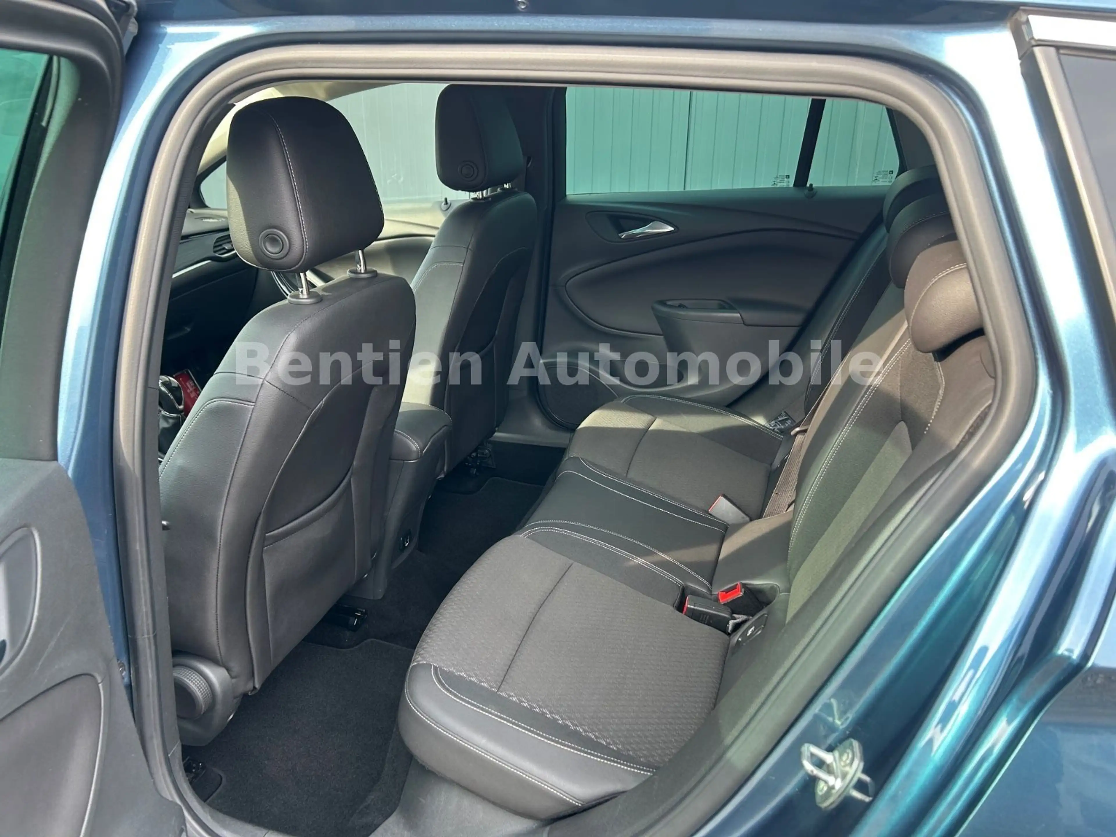 Opel Astra K Sports Tourer Innovation, AHK — photo 9