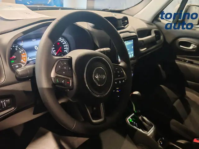 Jeep Renegade view 7