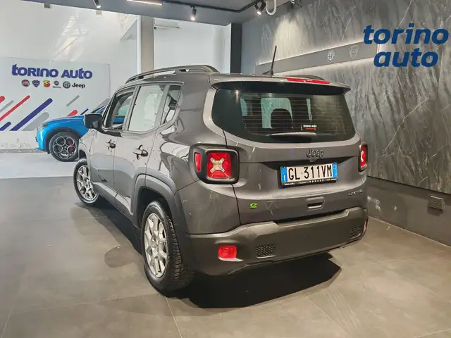 Jeep Renegade view 4
