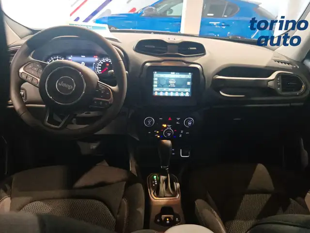 Jeep Renegade view 11