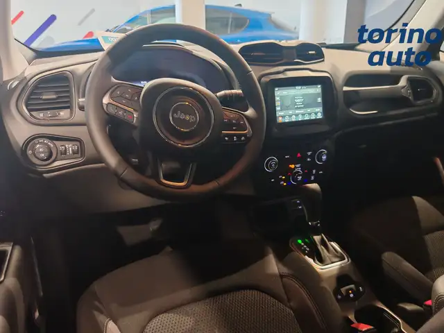 Jeep Renegade view 10