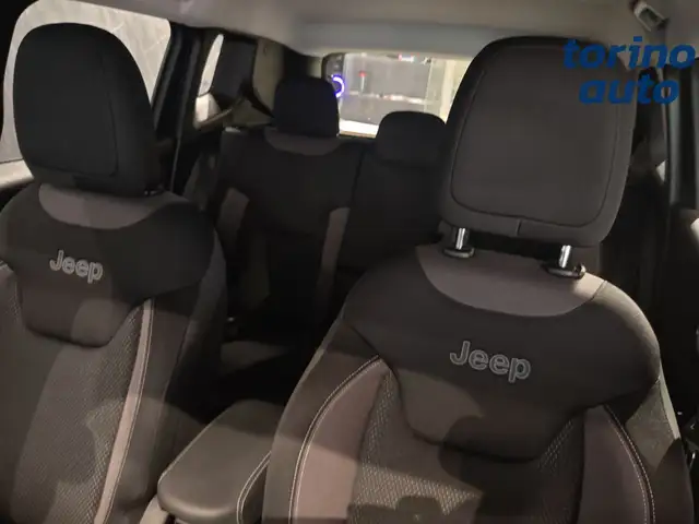 Jeep Renegade view 8