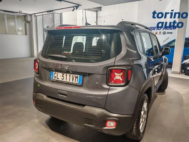 Jeep Renegade view 5