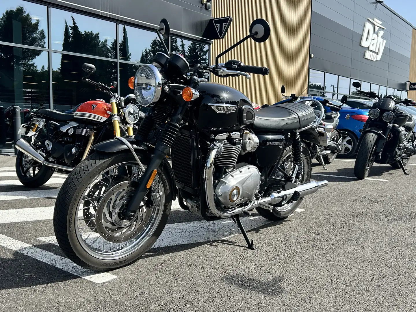 Triumph Bonneville T120 - 1