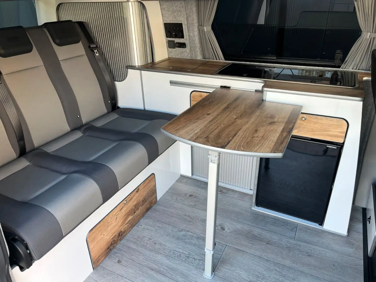 Sonstige Marken VW T6, kurzer Radstand, inkl. Premium Ausbau Silber - 2
