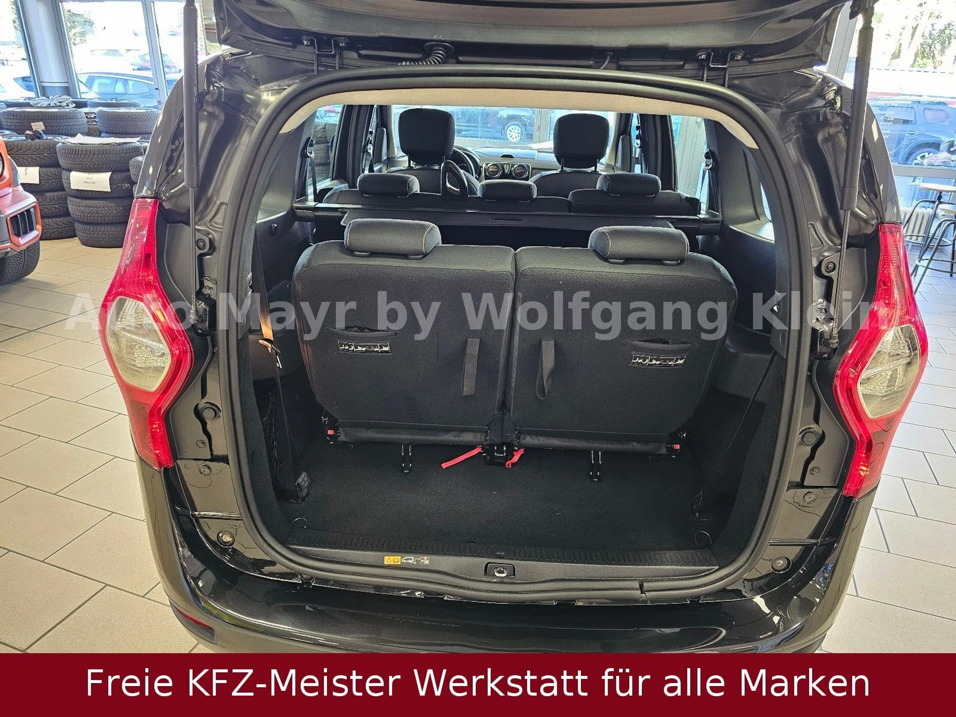Dacia Lodgy Stepway Plus TCe 130 GPF Navi 7Sitzer — photo 15