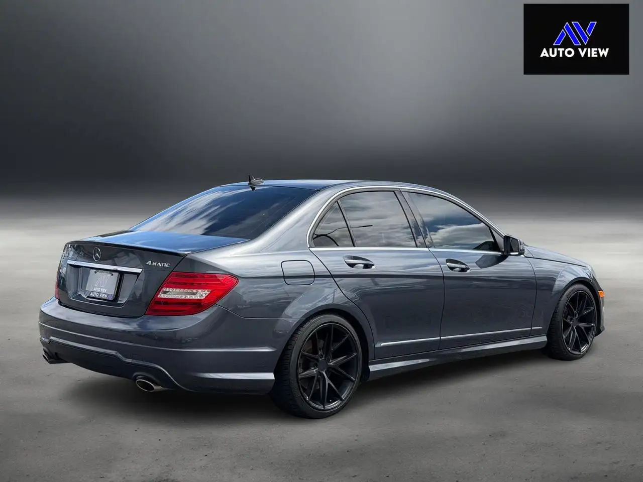 Mercedes-Benz C-Class снимка Mercedes-Benz C-Class