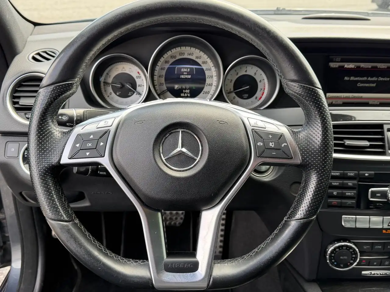 Mercedes-Benz C-Class снимка Mercedes-Benz C-Class