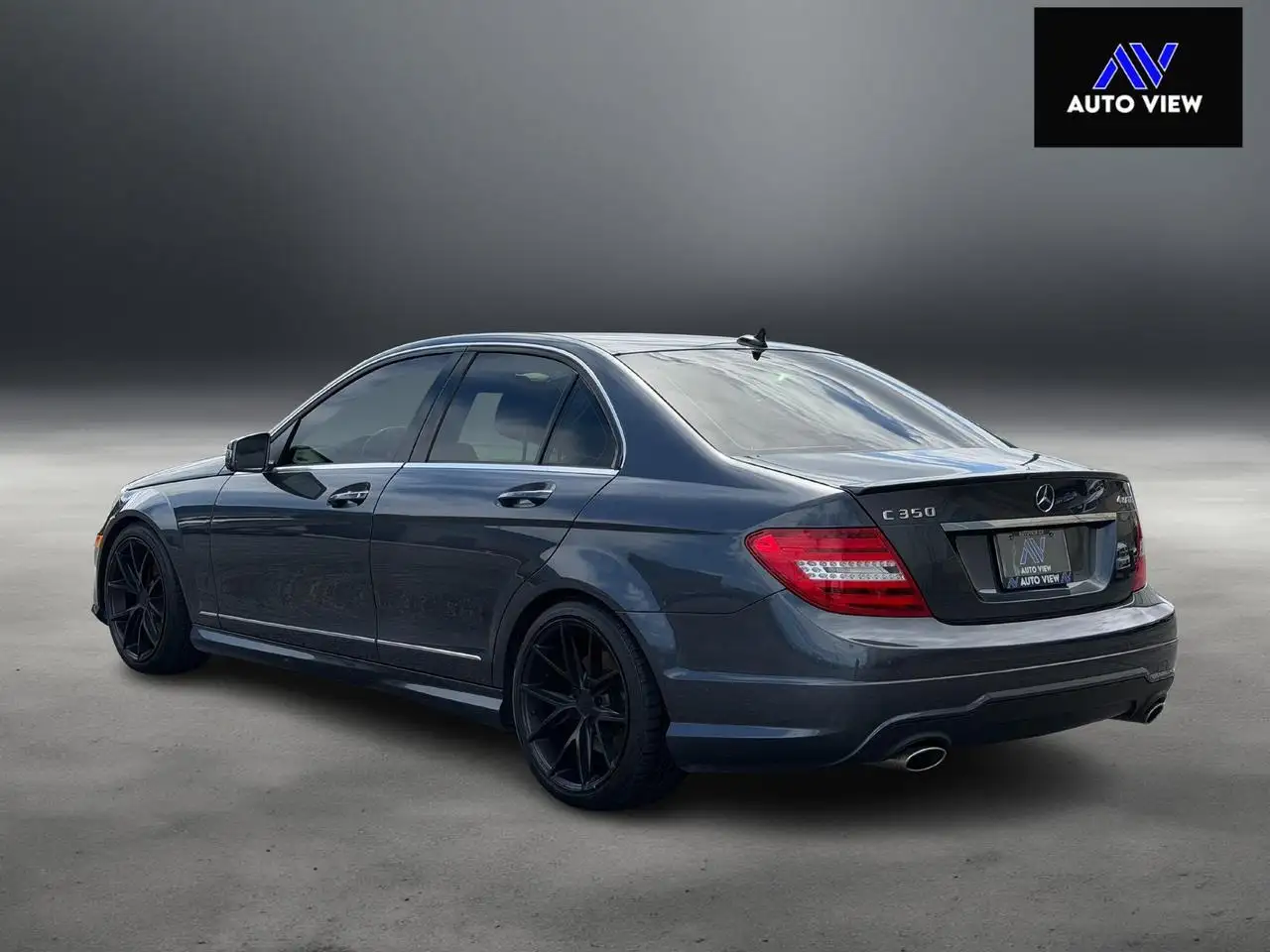 Mercedes-Benz C-Class снимка Mercedes-Benz C-Class