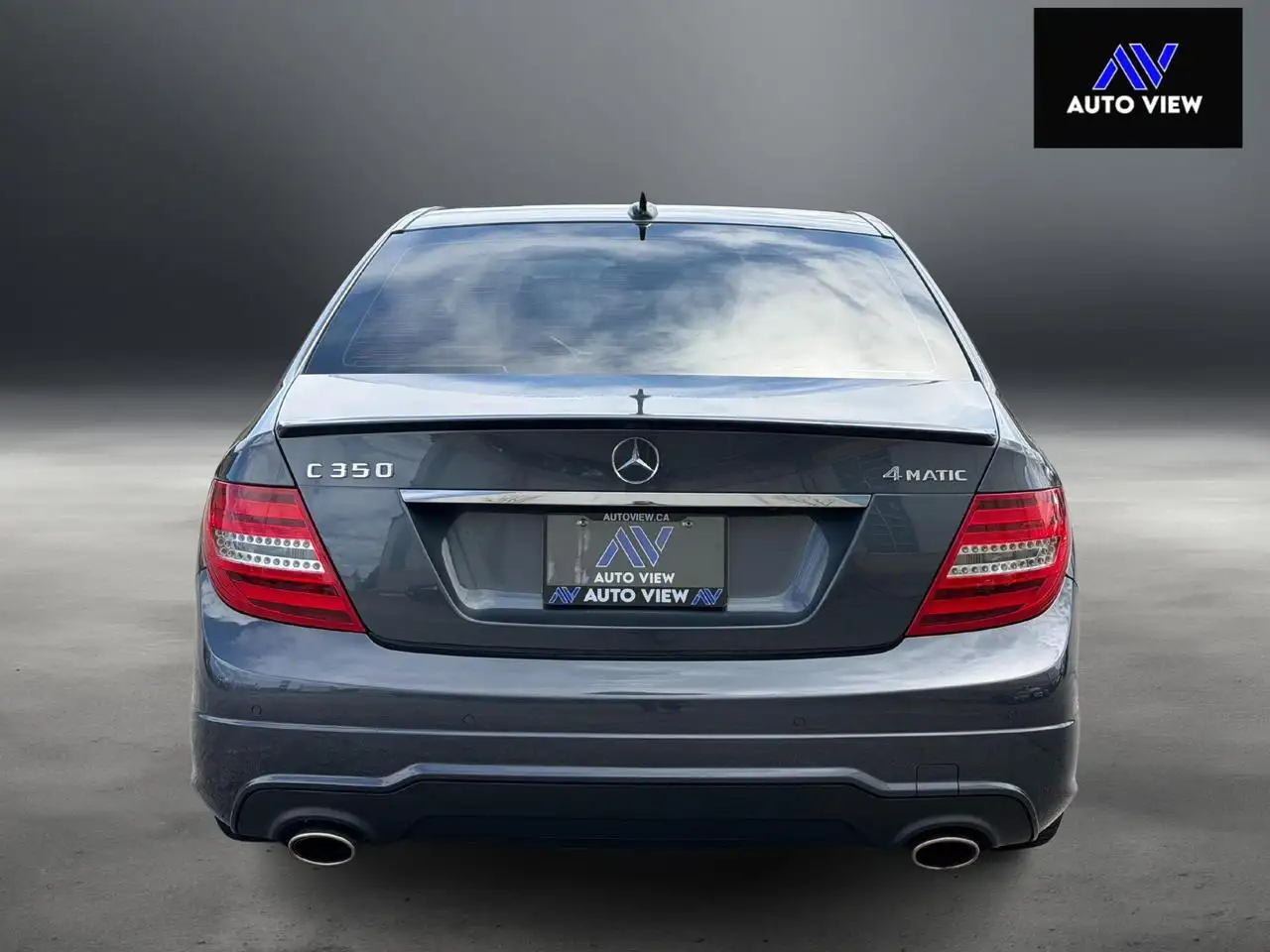 Mercedes-Benz C-Class снимка Mercedes-Benz C-Class