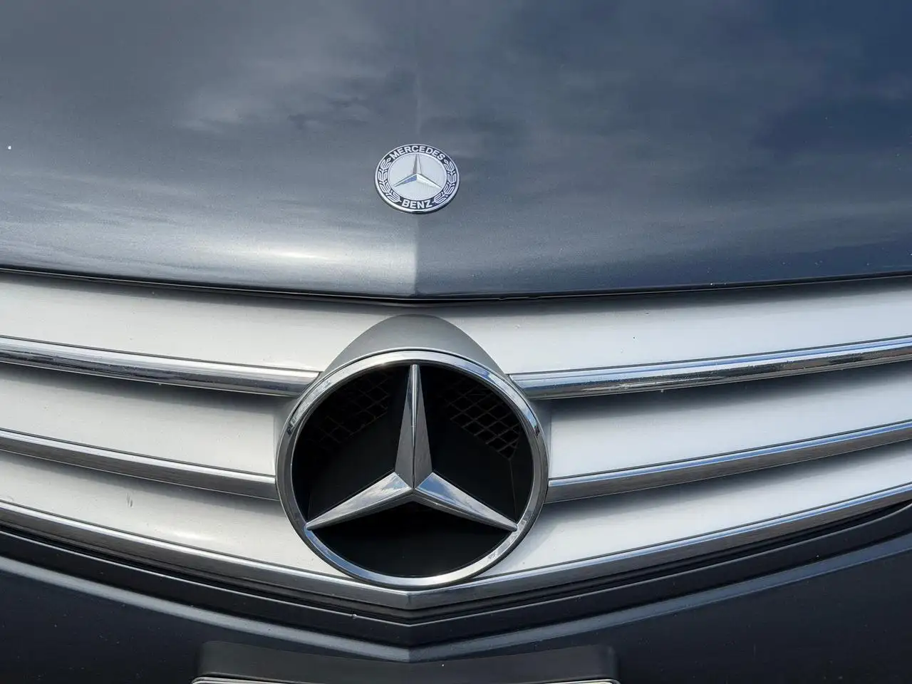 Mercedes-Benz C-Class снимка Mercedes-Benz C-Class