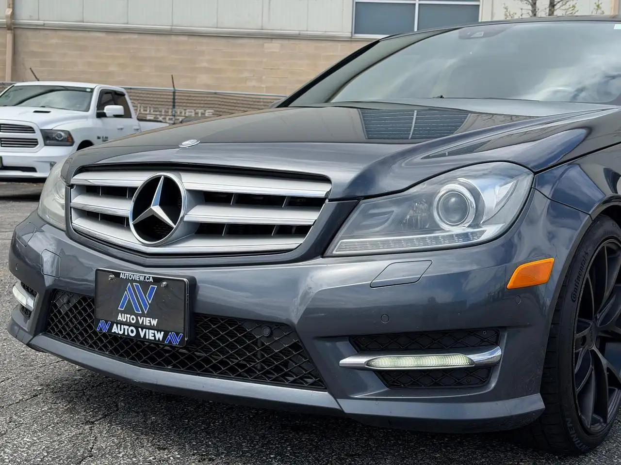 Mercedes-Benz C-Class снимка Mercedes-Benz C-Class