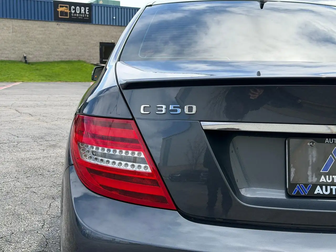 Mercedes-Benz C-Class снимка Mercedes-Benz C-Class