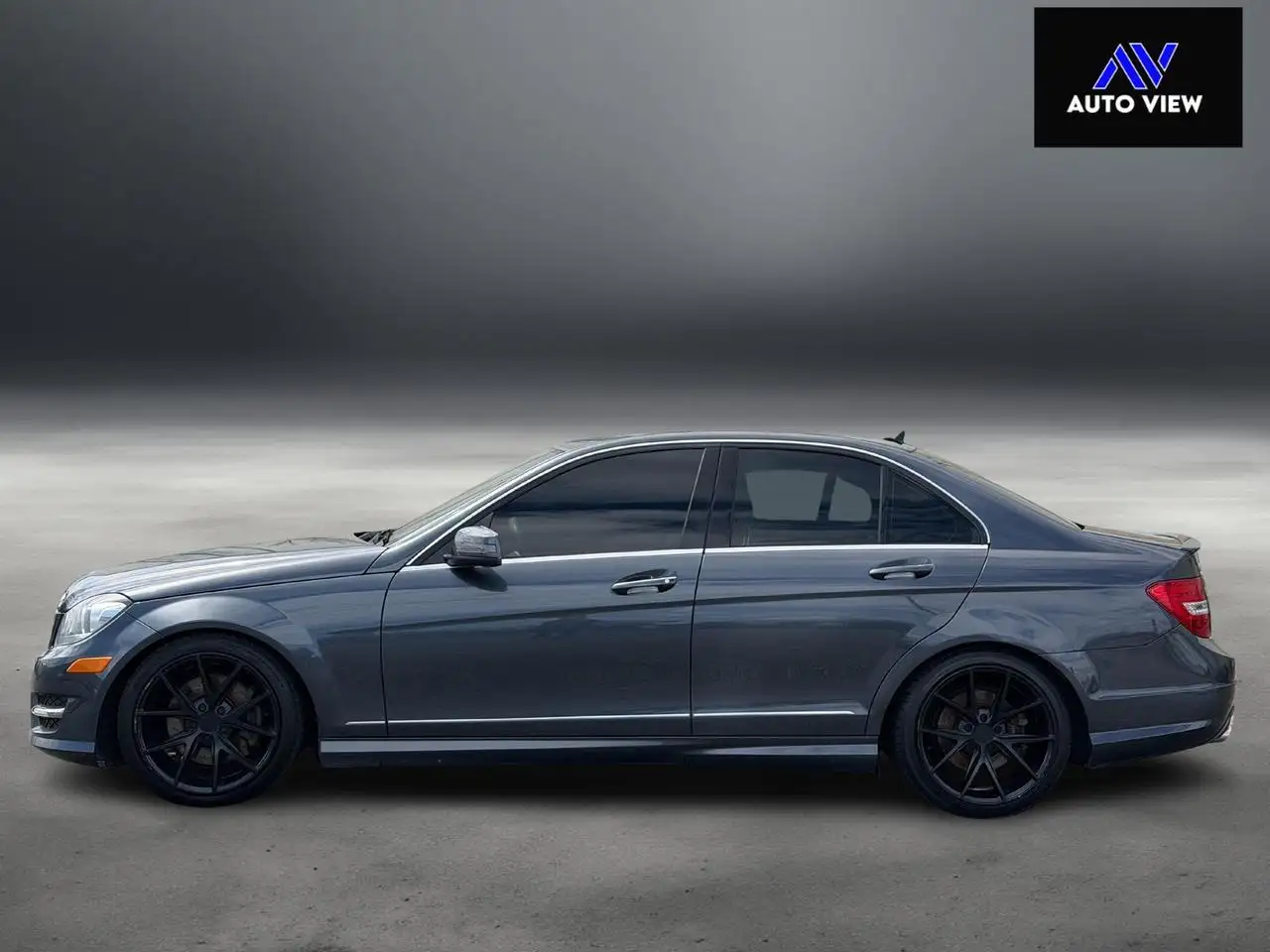 Mercedes-Benz C-Class снимка Mercedes-Benz C-Class