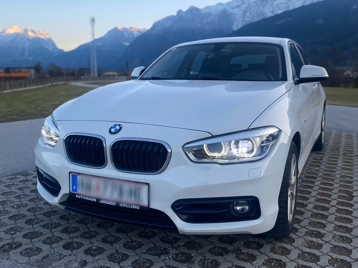 BMW 120 120d xDrive Sport Line Aut. Weiß - 2