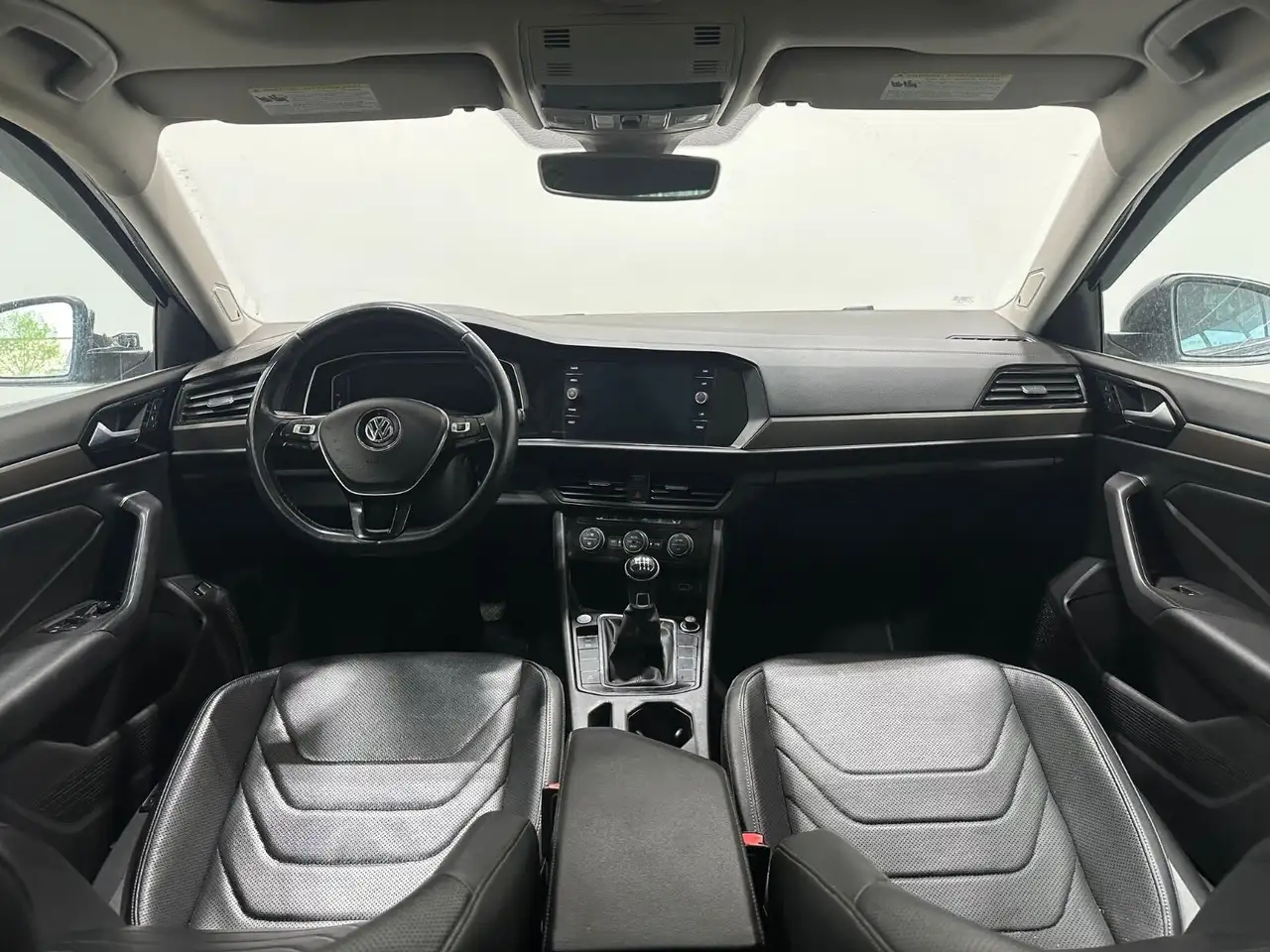 Volkswagen Jetta снимка Volkswagen Jetta