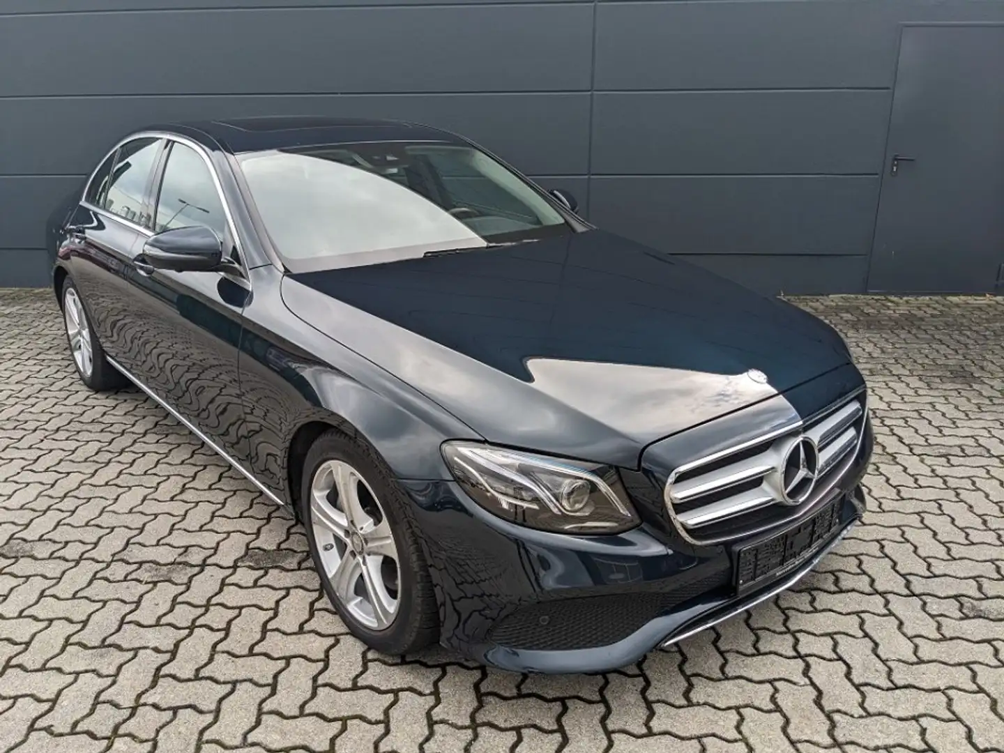 Mercedes-Benz E 350 d Avantgarde Teilleder LED 360° GSD Vert - 2