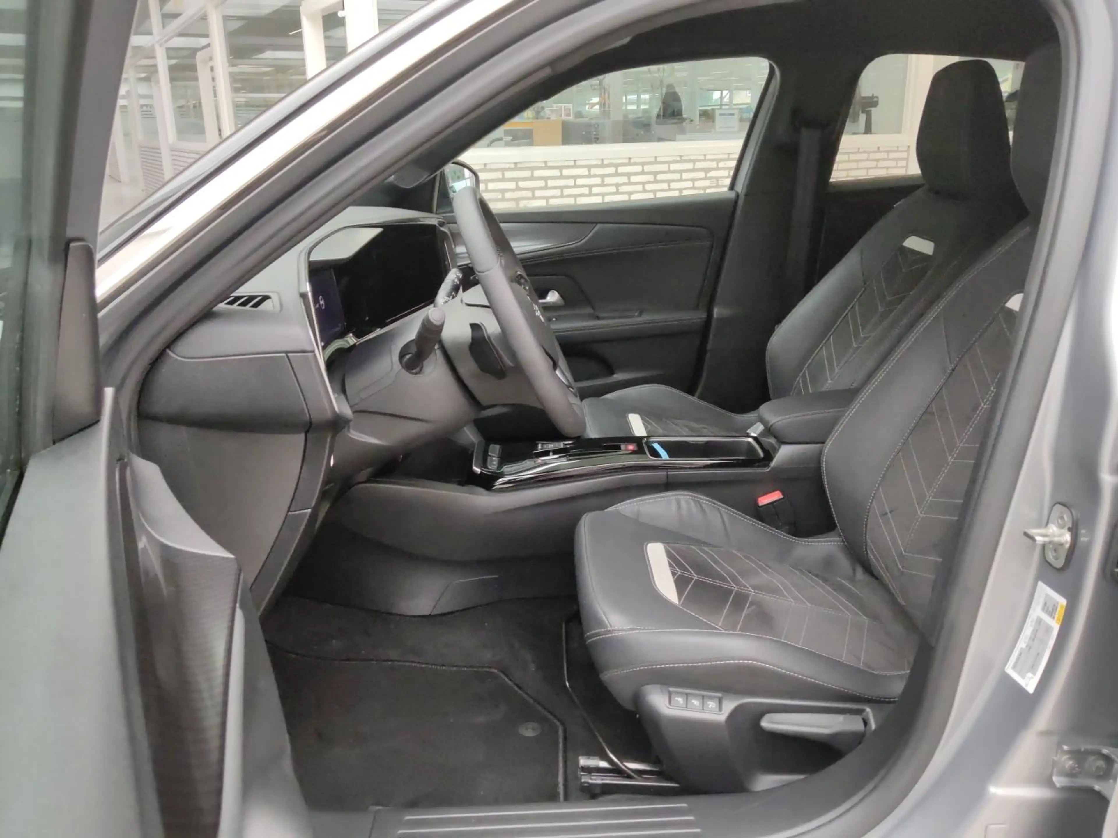 Opel Mokka Ultimate — photo 11