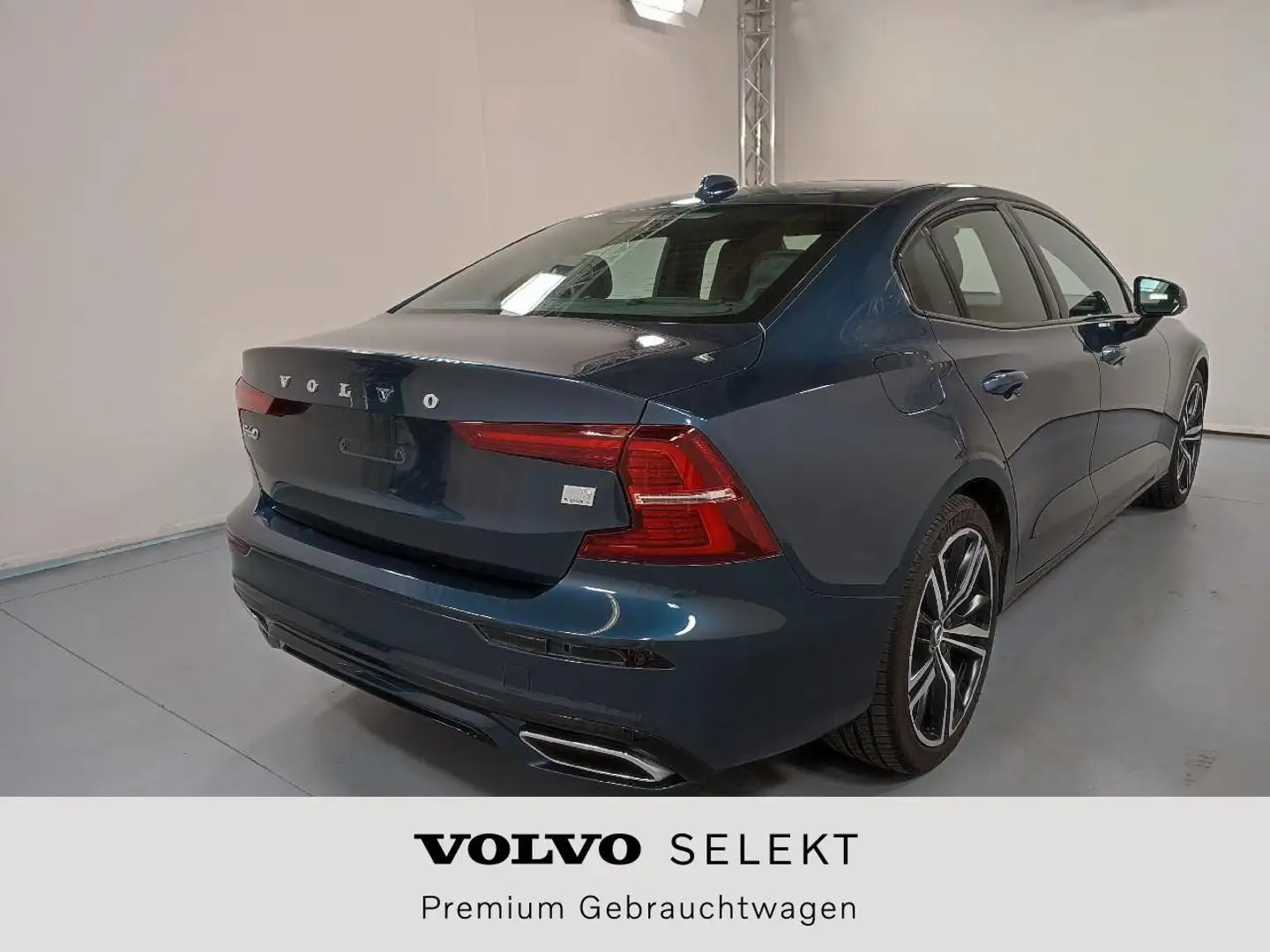 Volvo S60 Lim. T8 R Design Recharge Plug-In Hybrid AWD Azul - 2