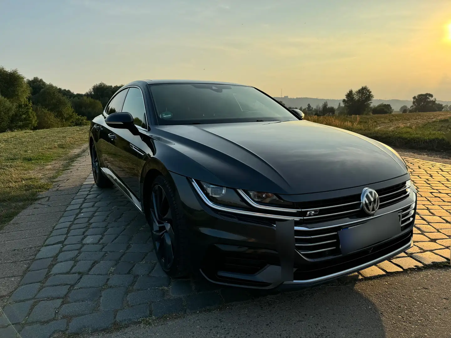 Volkswagen Arteon R-Line 4Motion Grau - 1