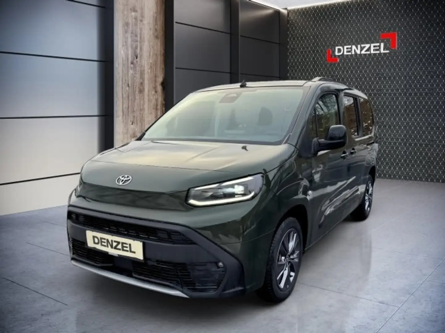Toyota Proace City Verso 1,5l 130PS Family+ L2 Grün - 2