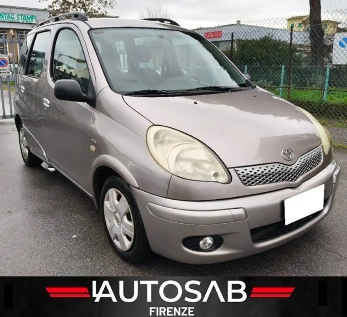 Toyota Yaris Verso 1.4 Tdi D-4D Commercianti Grigio - 1