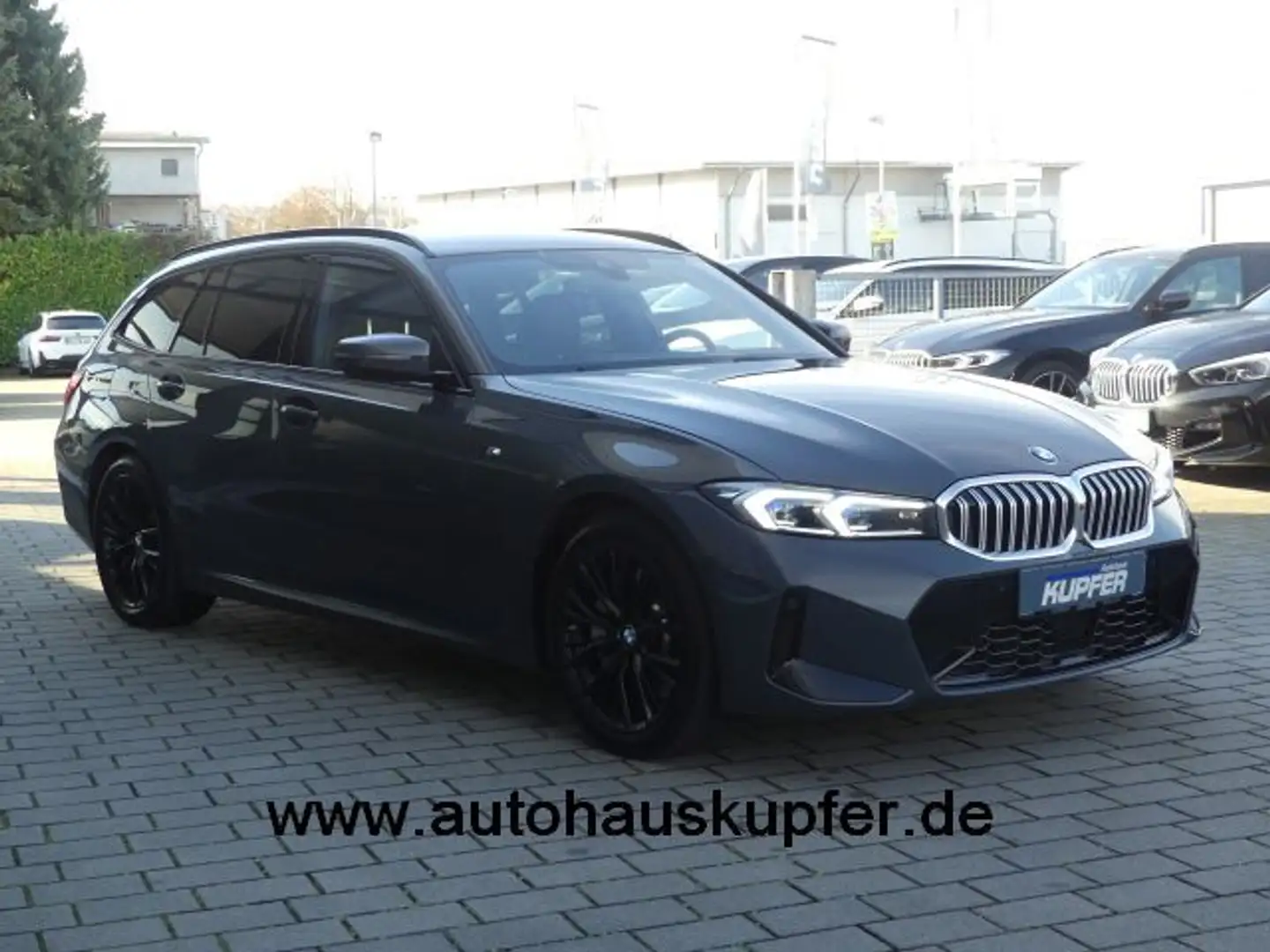 BMW 330 d xDrive Tour M Sportp. ACC°HIFI°360°-18 Gri - 2