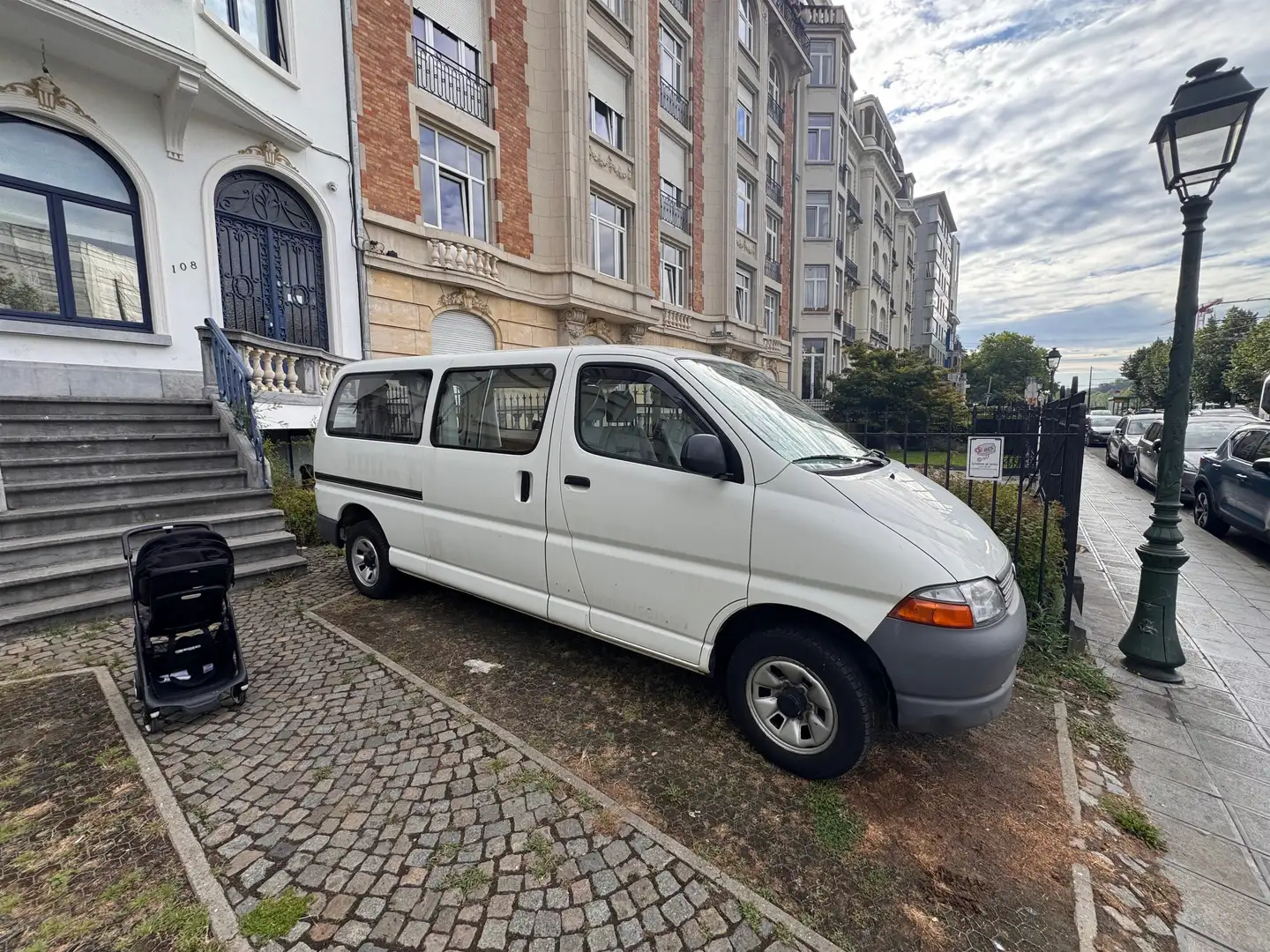 Toyota Hiace 2.4i Luxe Blanc - 2