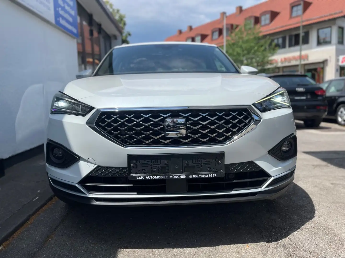 SEAT Tarraco Xcellence 4Drive 7-Sitzer+Pano+20"+ACC Weiß - 2