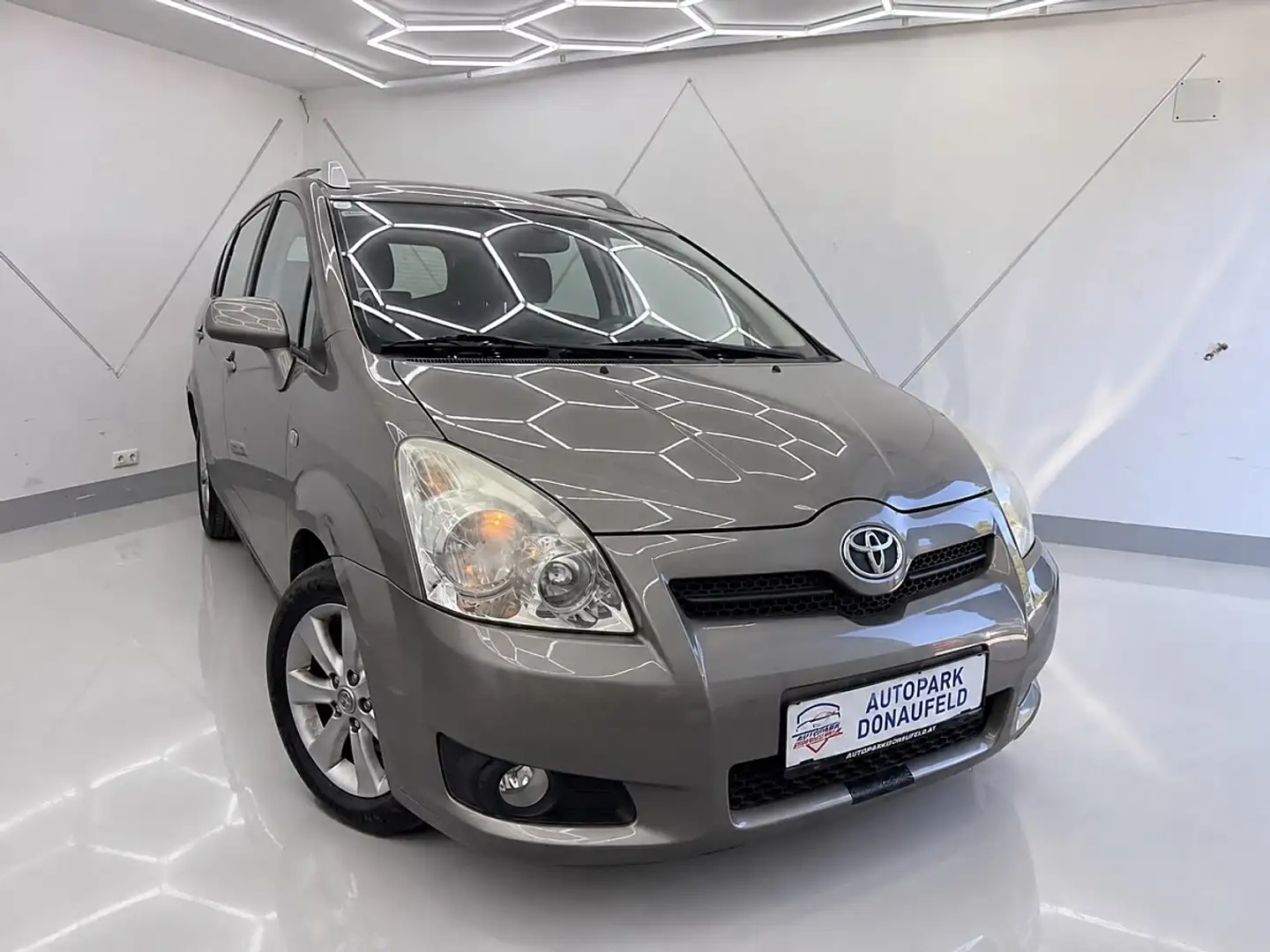 Toyota Corolla Verso 1,6 VVT-i Linea Sol/1-Besitz/ Beige - 2