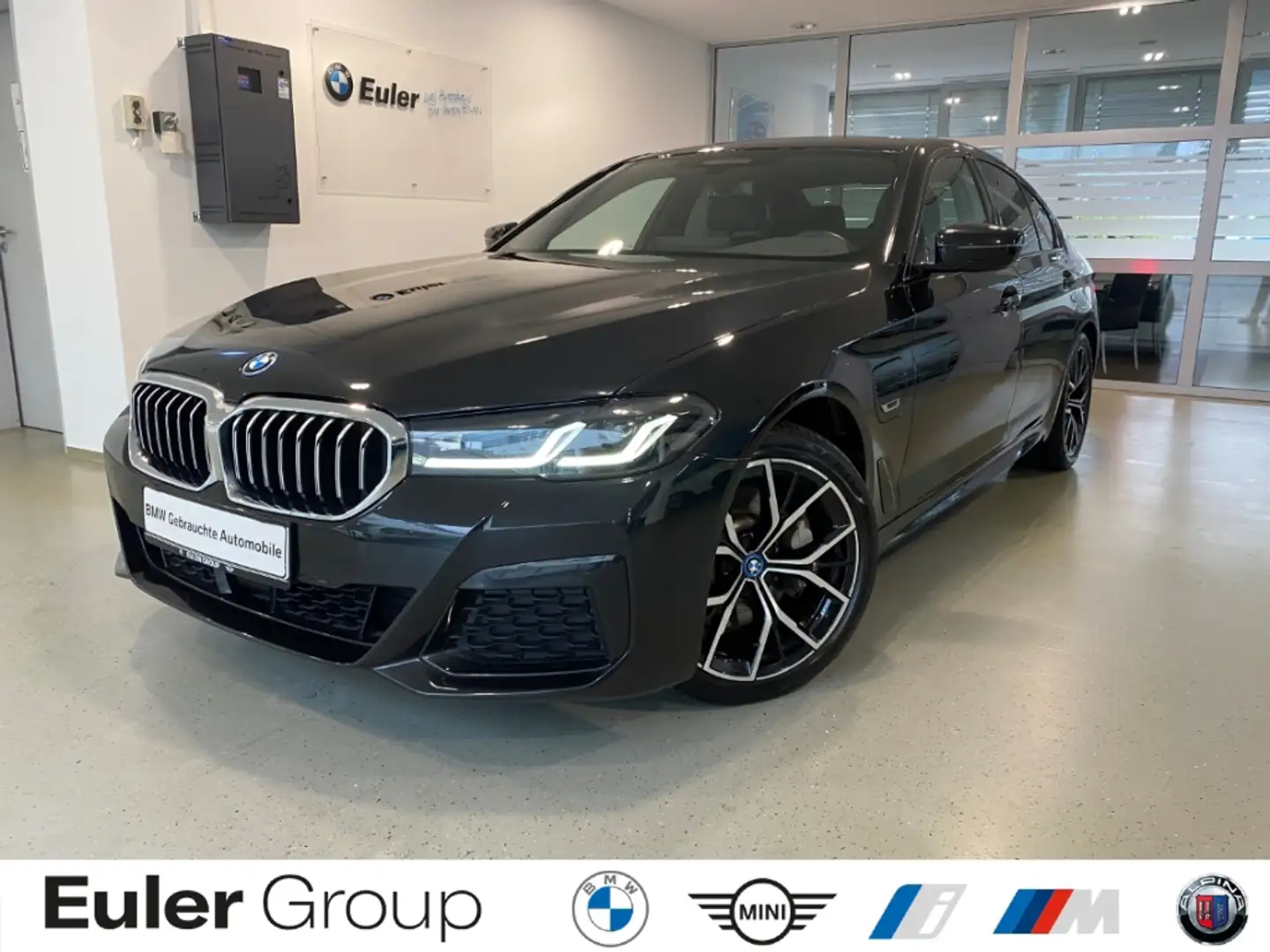 BMW 530 e xDrive Lim M Sportpaket Navi Leder LED Komfortsi Noir - 1